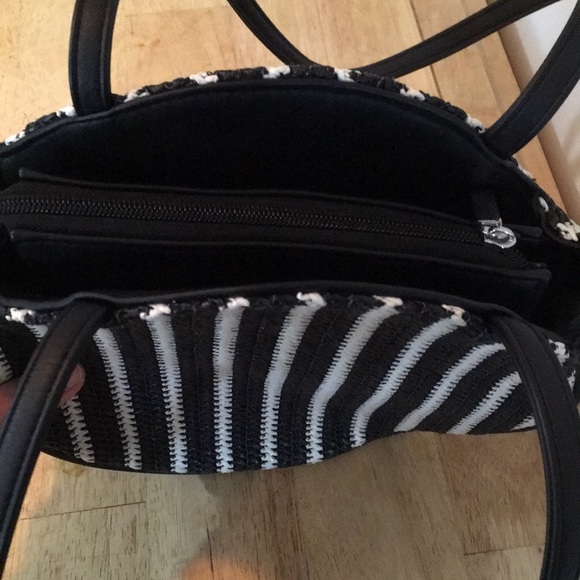 Circle shaped purse - Picture 3 of 6